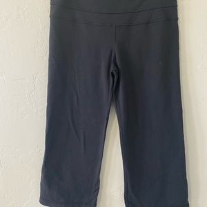 LuluLemon Capris leggings size: 8 Black